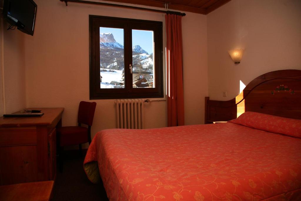 Hotel Soleil Des Neiges Le Sauze Ruang foto