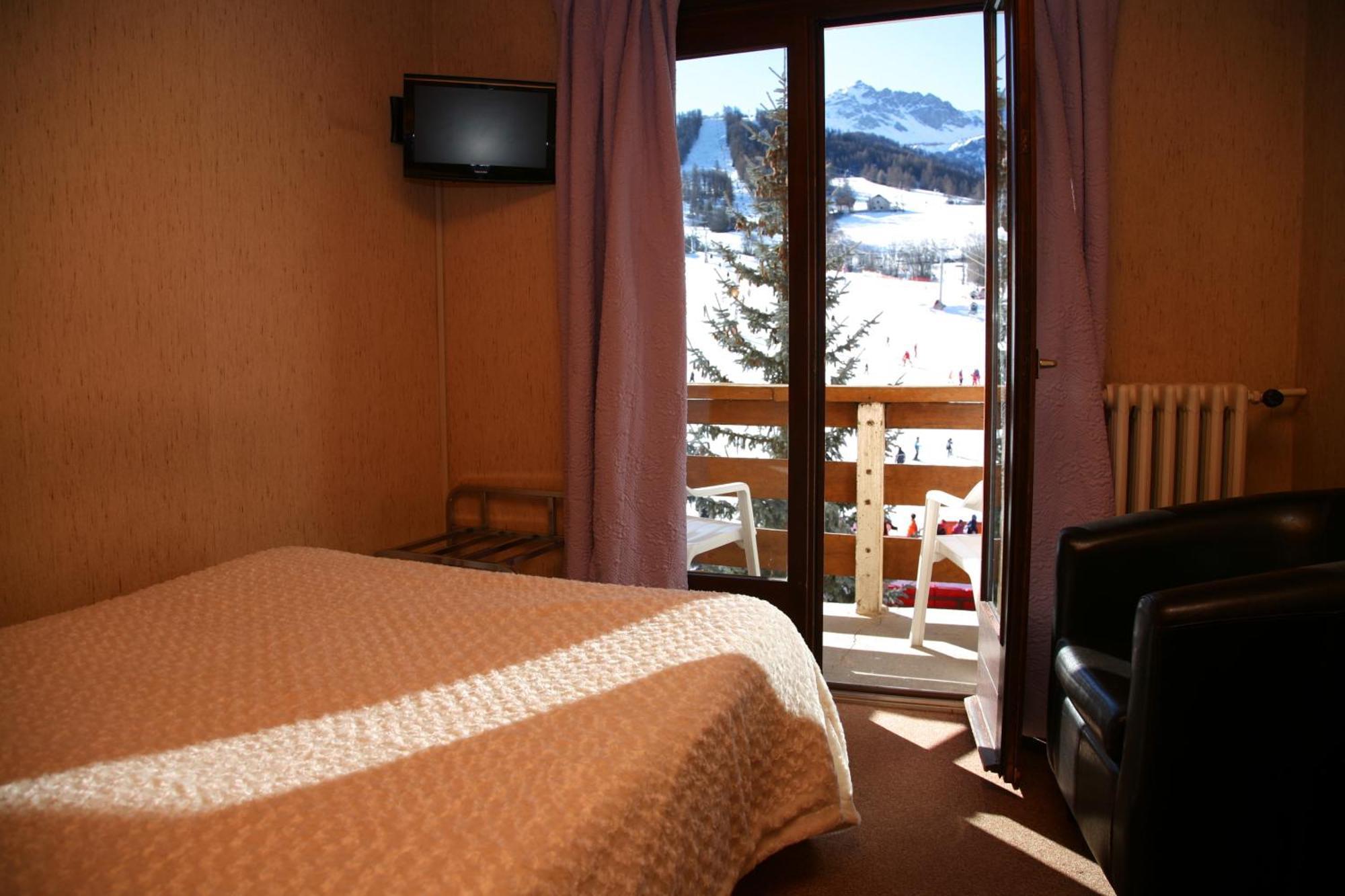 Hotel Soleil Des Neiges Le Sauze Bagian luar foto