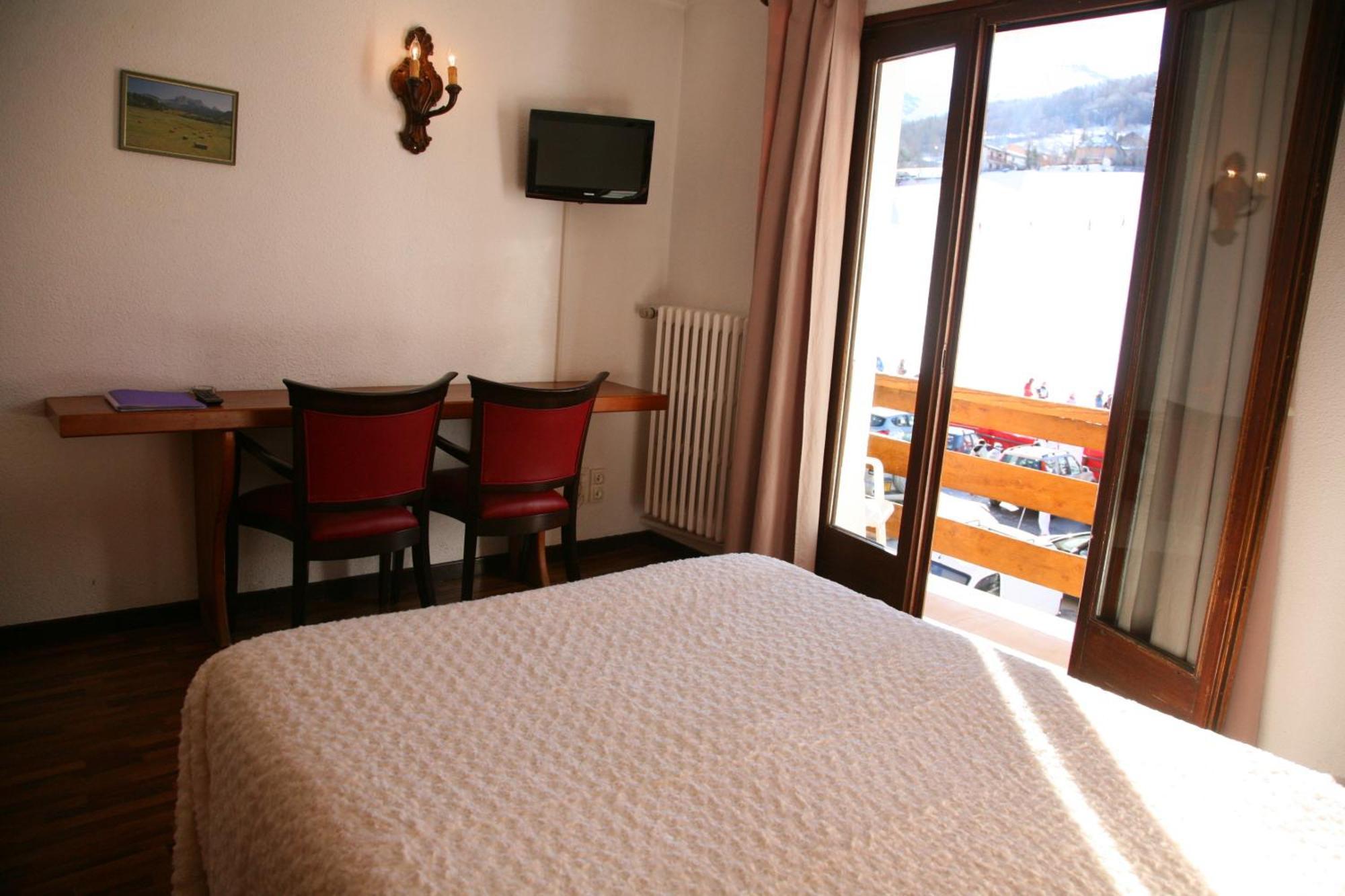 Hotel Soleil Des Neiges Le Sauze Bagian luar foto